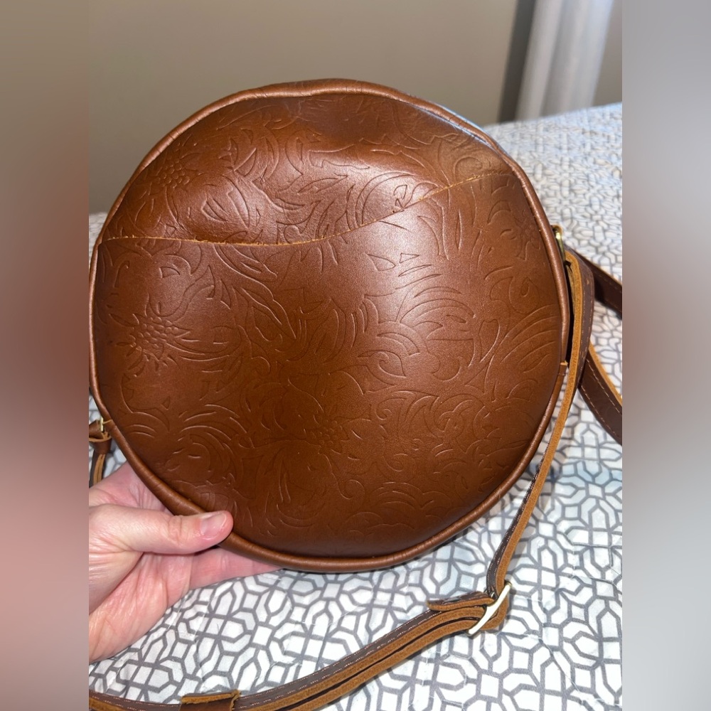 Portland Leather Crossbody Round Bag in Meadow